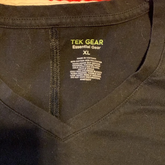 LAST CHANCE- Pair of Tek Gear Tees - Picture 7 of 10